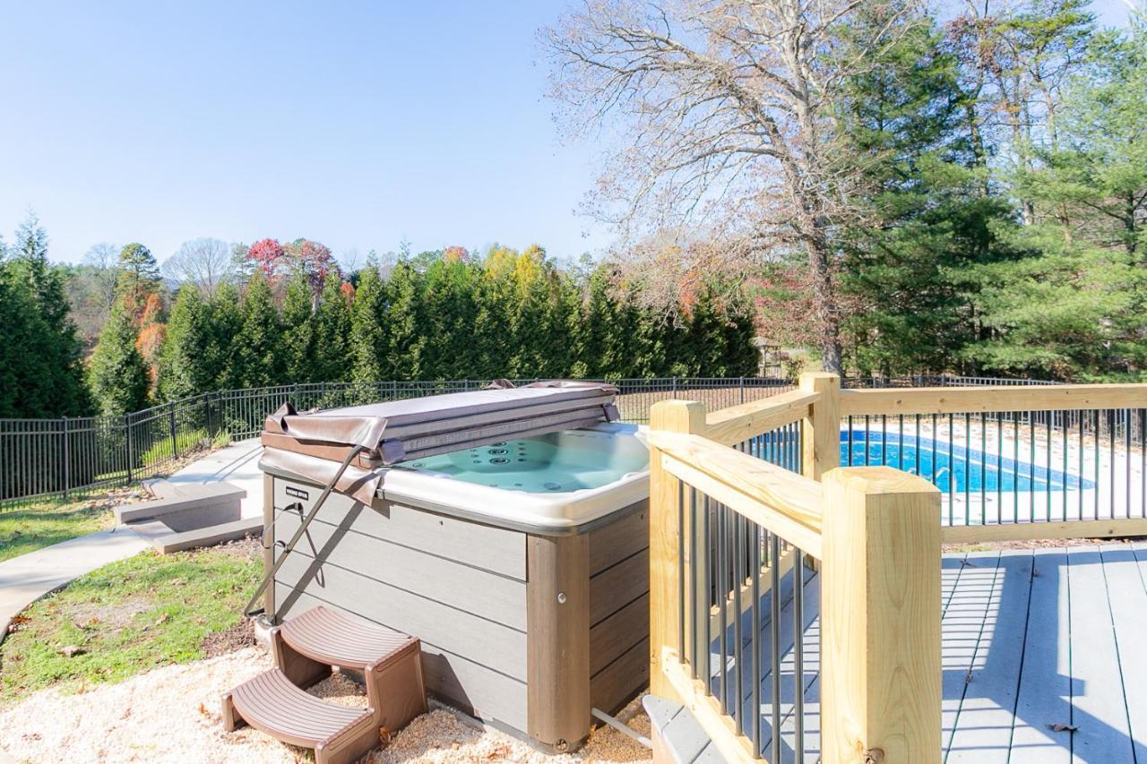 Luxurious House With Pool Near Asheville By Mighty Tree Properties Leicester Eksteriør bilde